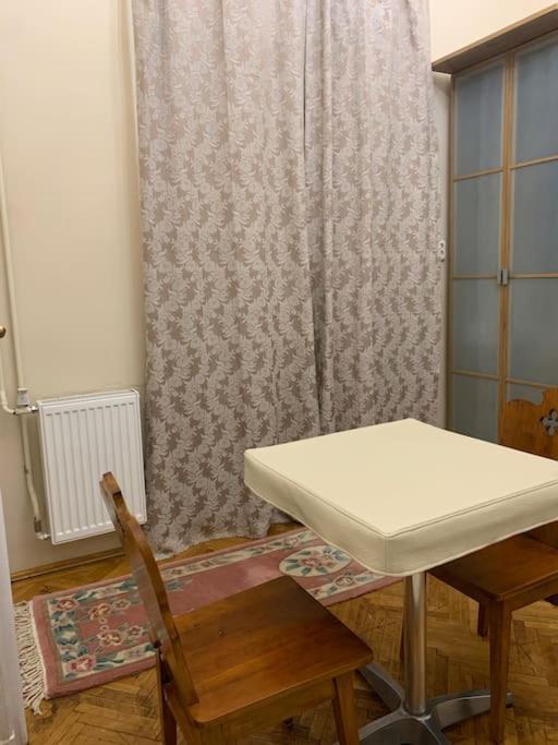 Central Location For One Person Budapest Extérieur photo