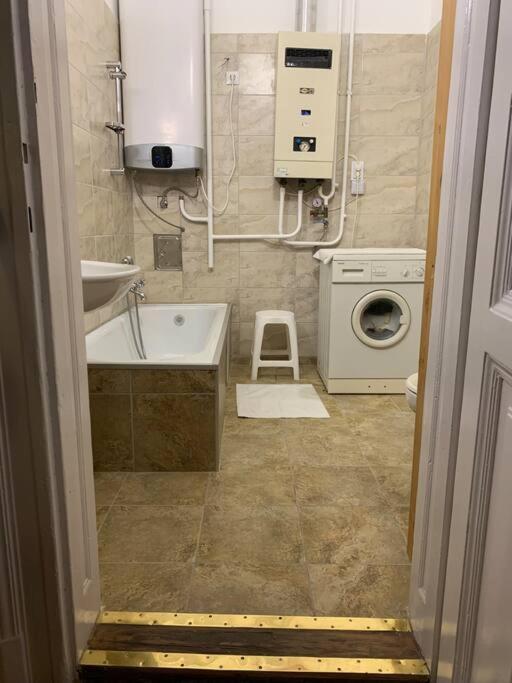 Central Location For One Person Budapest Extérieur photo