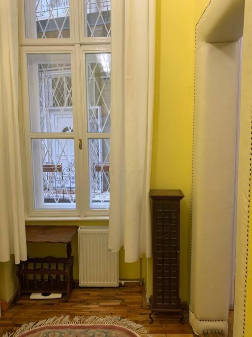 Central Location For One Person Budapest Extérieur photo